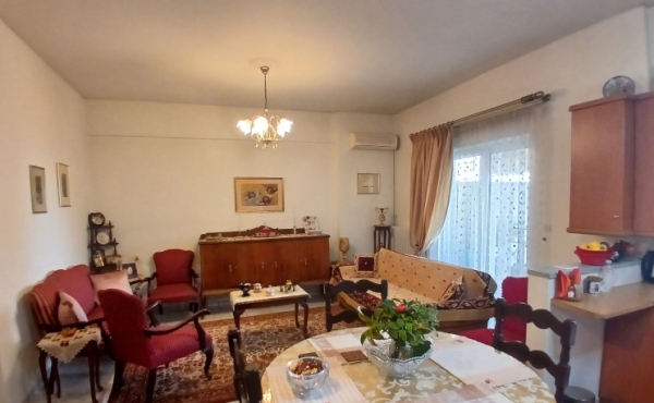KOLONOS. 1st floor apartment for sale in very good condition 